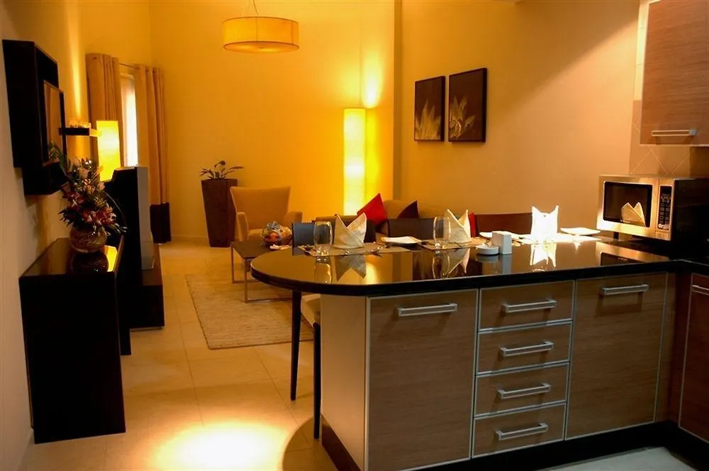 דובאי Lotus Grand Hotel Apartments מלון דירות