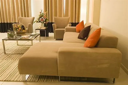 **** מלון דירות דובאי Lotus Grand Hotel Apartments איחוד האמירויות הערביות